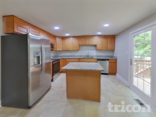 Building Photo - 9851 Branchleigh Rd