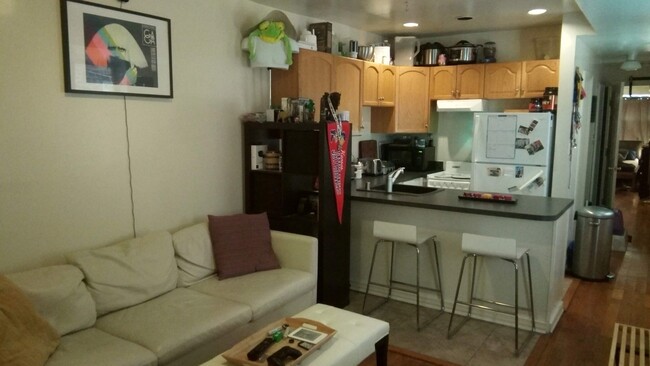 Foto del edificio - 1316 Kenyon St NW