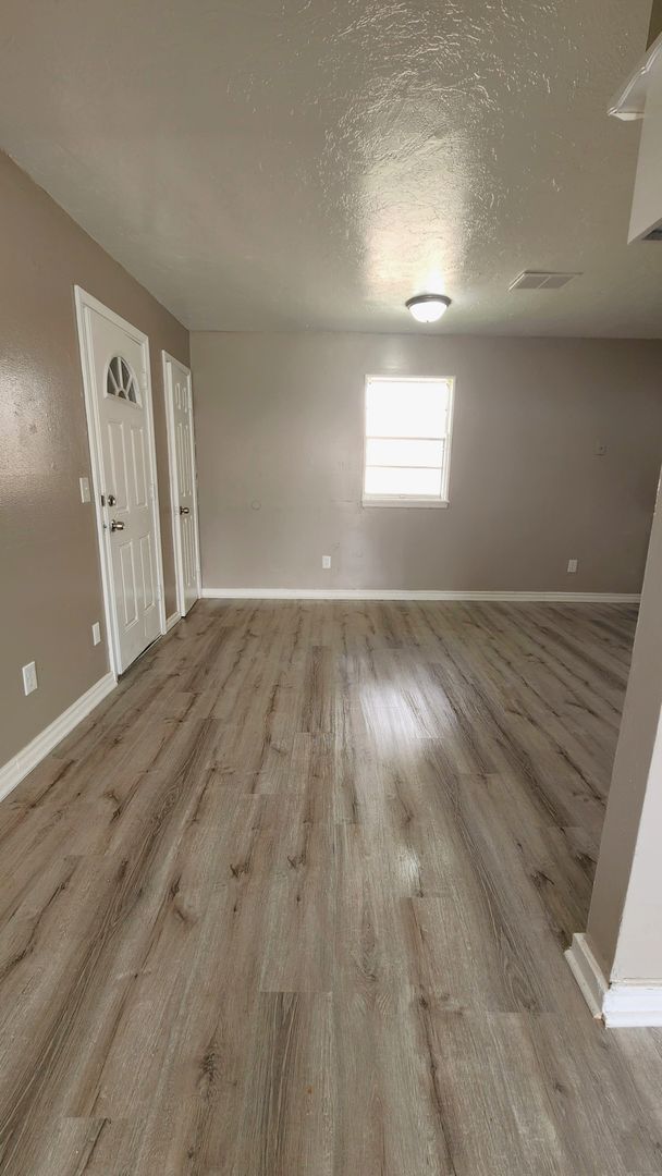 Foto del edificio - Spacious 5/1 Home in Midwest City! **DEPOS...