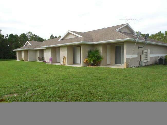 Back of building - 4630 SE Summerland Plz