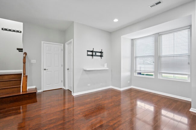 Building Photo - 2202 S Crambourne Way