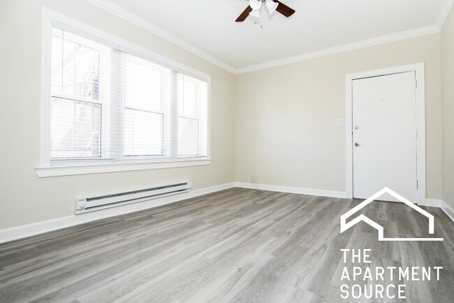 Foto del edificio - 648.5 W Roscoe St