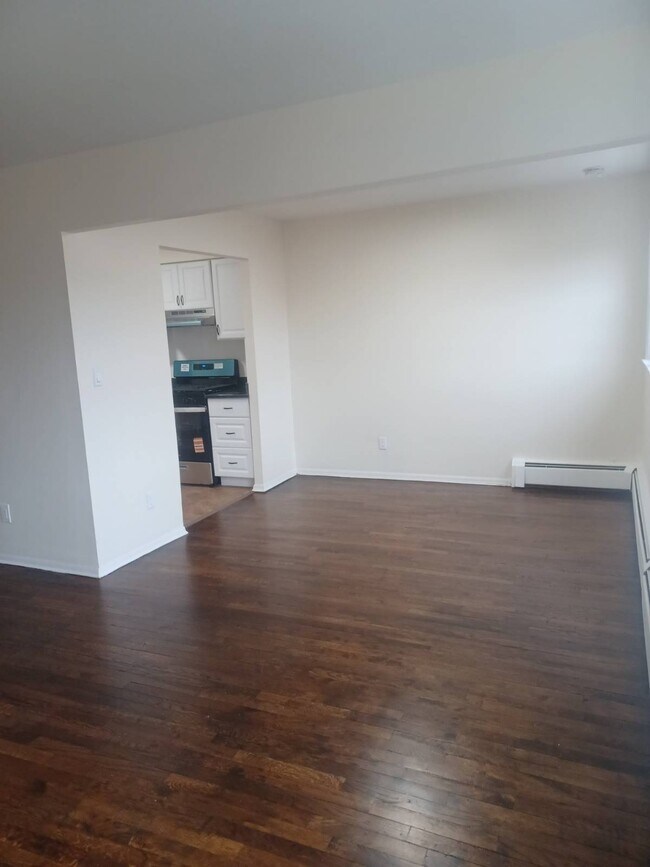 Building Photo - 103-0-103102 102nd St