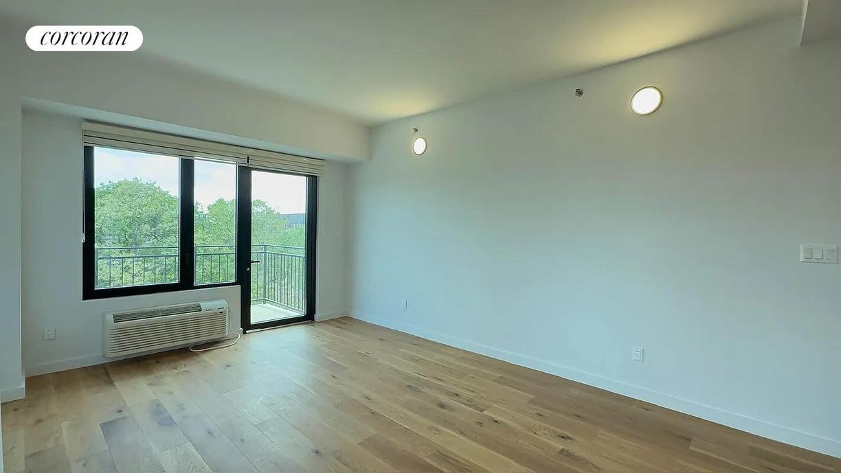 Foto del edificio - 143-26 84th Rd