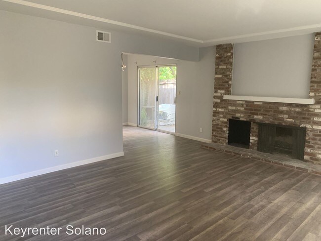 Building Photo - 557 Grandview Ct