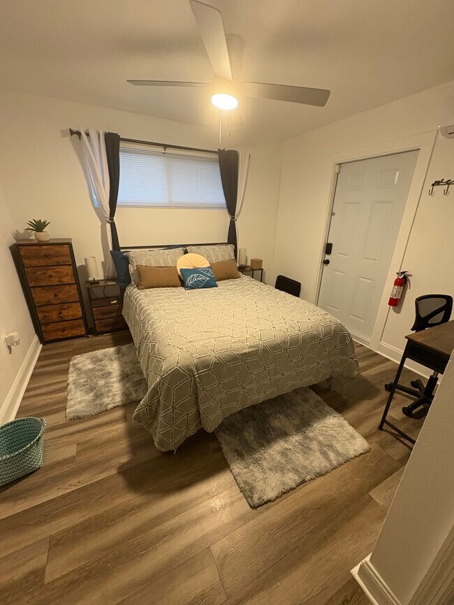 Foto del edificio - 191 NW 17th Ct