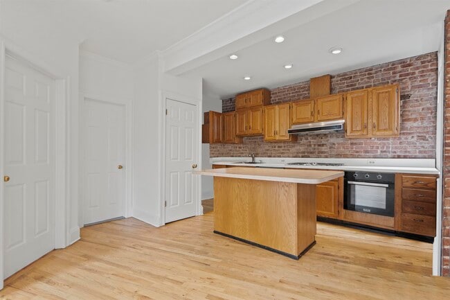 Building Photo - 163 14th St
