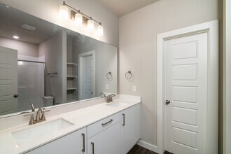 Building Photo - 612 Harvest Moon Dr