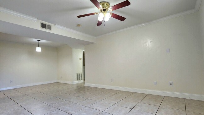 Building Photo - FOR RENT. 3 bedroom 2 bath second story condo