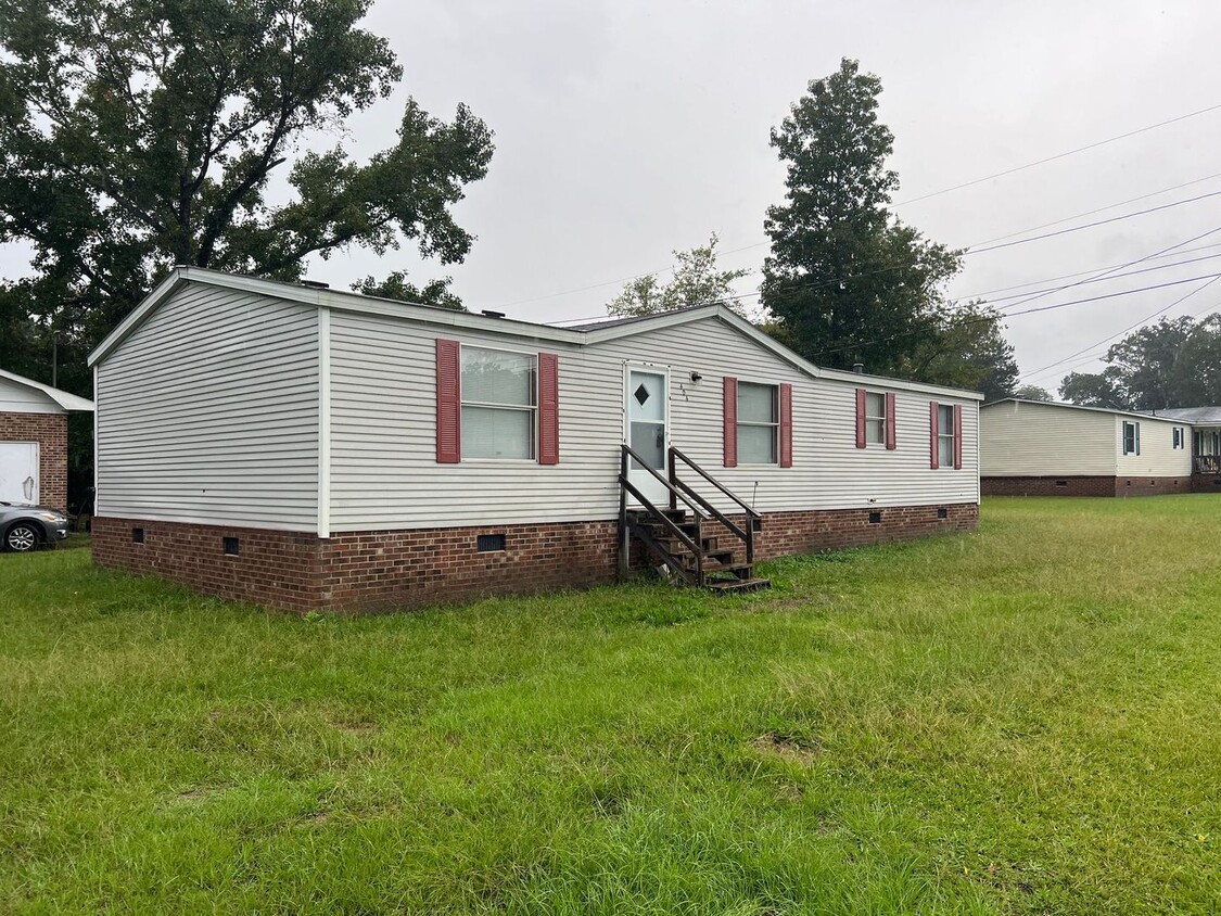 Primary Photo - 3 Bedroom House in Pinetops