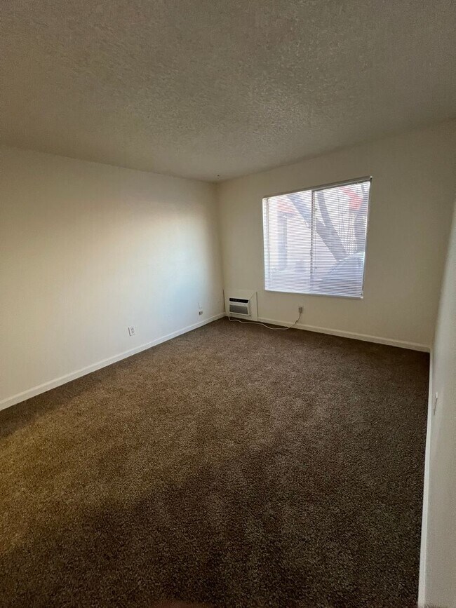 Foto del edificio - 1040 Baywood Dr. Unit C Sparks, NV 89434 -...