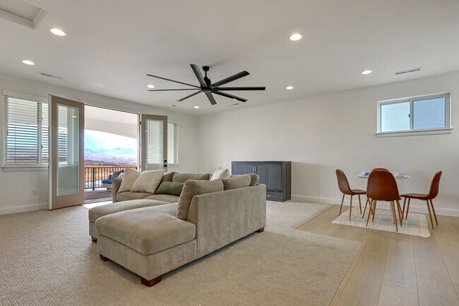 Building Photo - 6024 Beechwood Dr