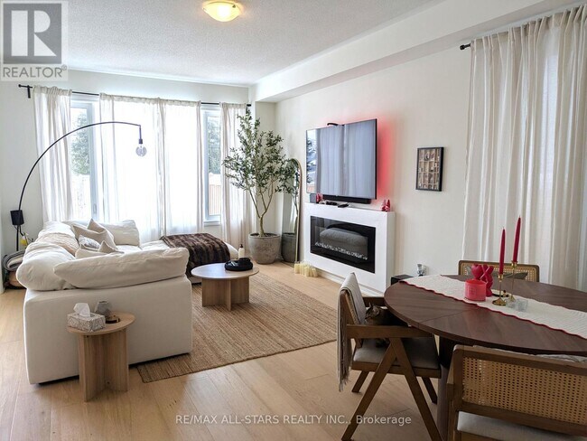 Building Photo - 22 Hennessey Cres