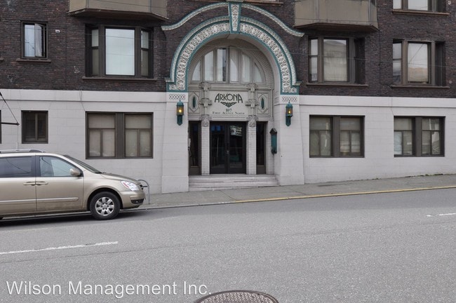 Building Photo - 107 1st Ave N