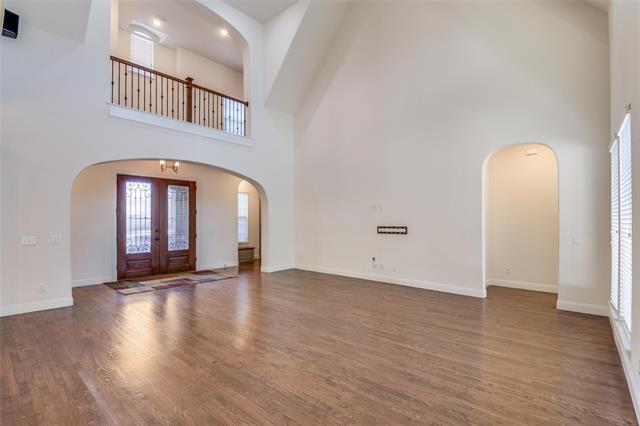 Foto del edificio - 8127 Shackelford Dr