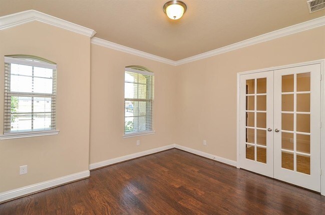 Building Photo - 31331 Gulf Cypress Lane