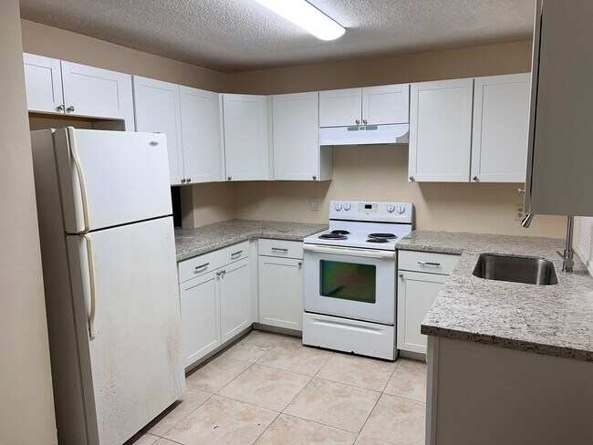 Foto del edificio - 1372-1376-1376 NW 93rd Terrace