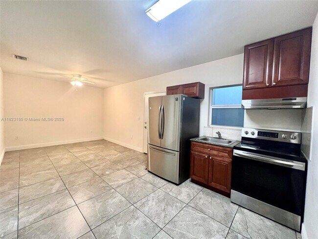 Foto del edificio - 1830 NW 1st St