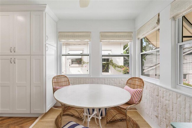Foto del edificio - 1716 Oak St NE