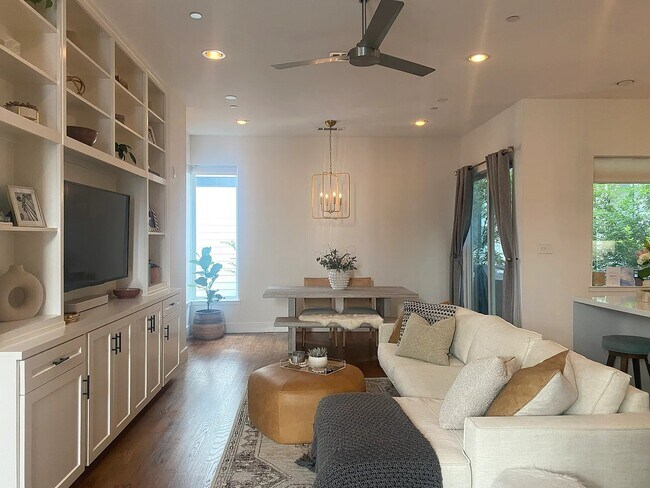 Foto del edificio - 5705 Bryan Pky