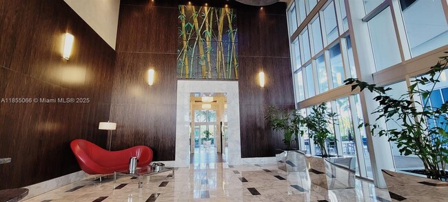 Foto del edificio - 185 SW 7th St