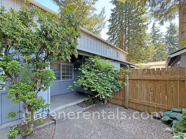 Building Photo - Quaint 2BR 1.5BA Condo in the Vineyards