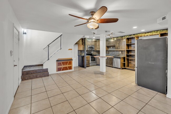 Photo - 4439 E Wood St Apartment