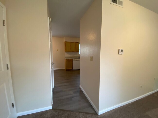 Foto del edificio - 200 Vickie Lynn Ln