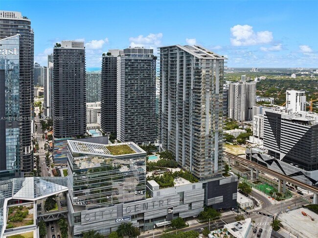 Foto del edificio - 88 SW 7th St