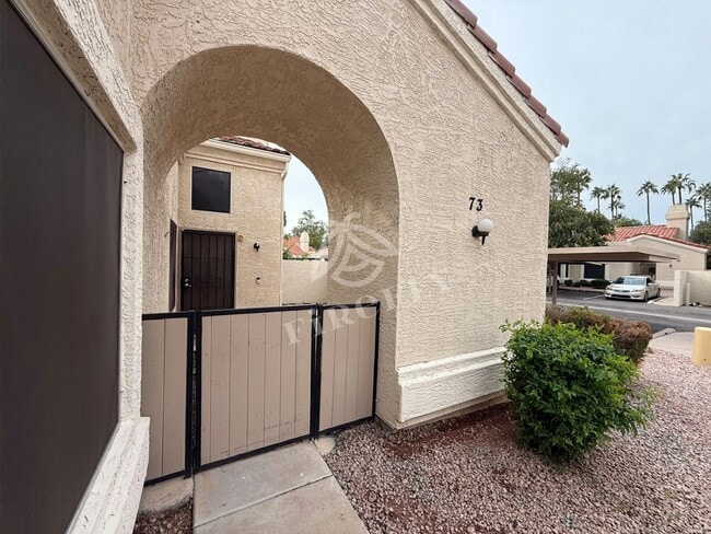 Photo - 1111 W Summit Pl Townhome