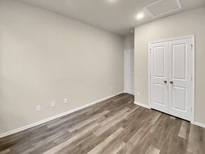 Building Photo - 11593 Persimmon St