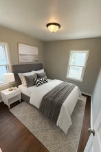 Building Photo - 1601 W 11th St