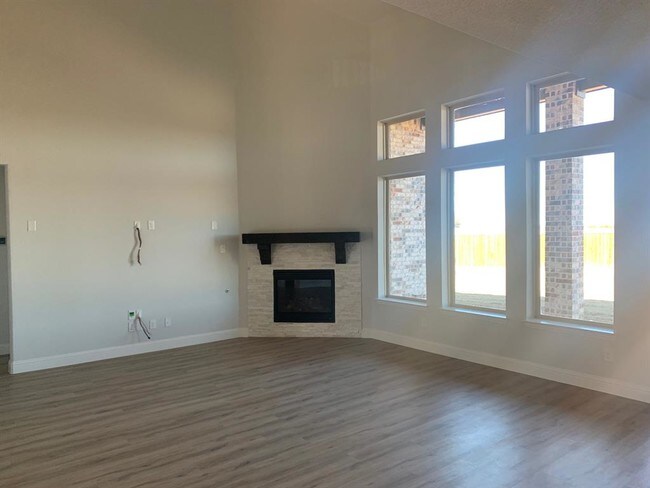 Building Photo - 1521 Lariat Dr