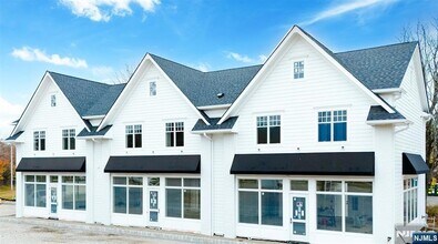 Building Photo - 445 Ramapo Valley Rd