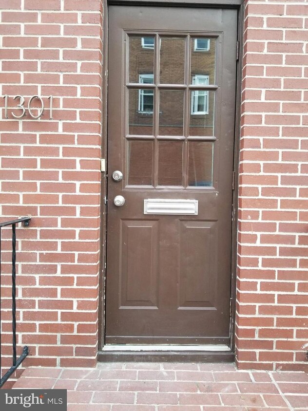 Primary Photo - 1301 Wolf St