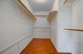 Building Photo - 13963 Maximos Dr