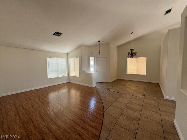 Foto del edificio - 4811 Carefree Dr