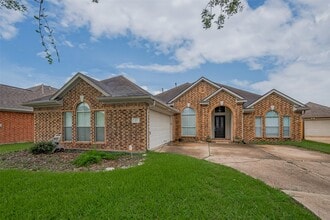 Building Photo - 311 N Esplanade Ln