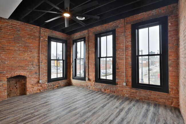 Foto del edificio - 360 S Washington Ave