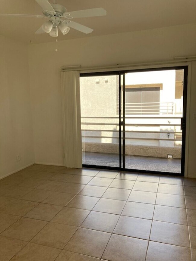 Foto del edificio - Large Condo located in Laughlin Bay!!