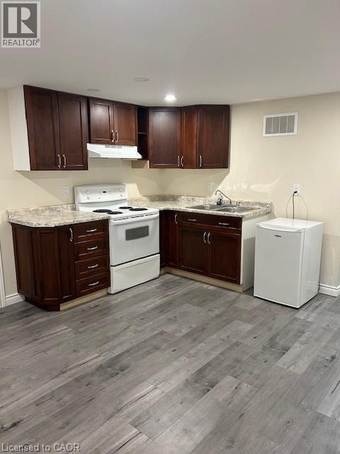 Building Photo - 332 Jackson St W