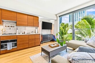 Building Photo - 1108 Auahi St