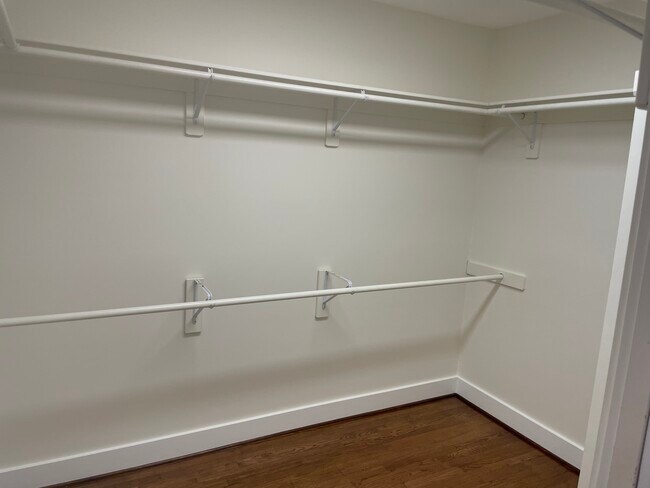 Foto del edificio - 1523 Carmona Ave