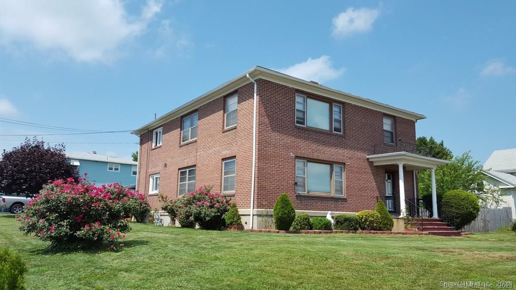 Primary Photo - 690 Highland Ave