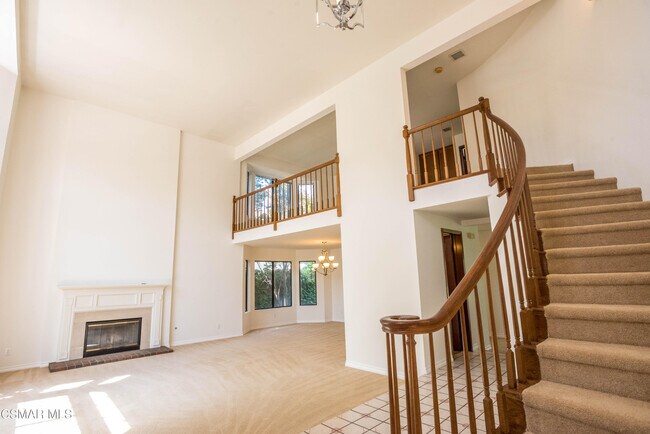 Foto del edificio - 5627 Middle Crest Dr