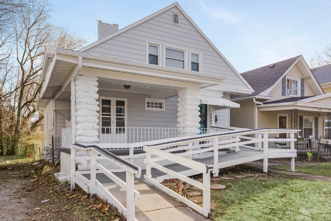 Building Photo - 4-Bedroom Gem with 2 Full Baths on East 33...