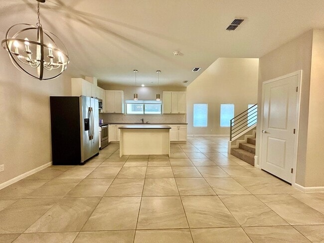 Building Photo - 10902 International Blvd