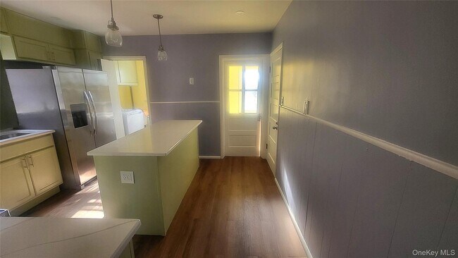 Building Photo - 34 Manitou Ave