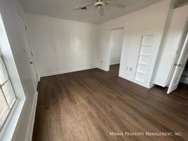 102 N 11th St