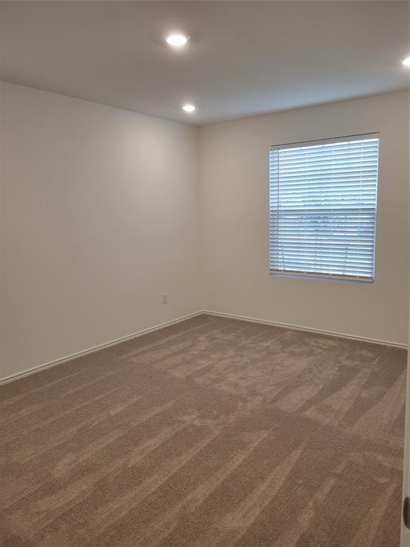Building Photo - 634 Waterway Ave